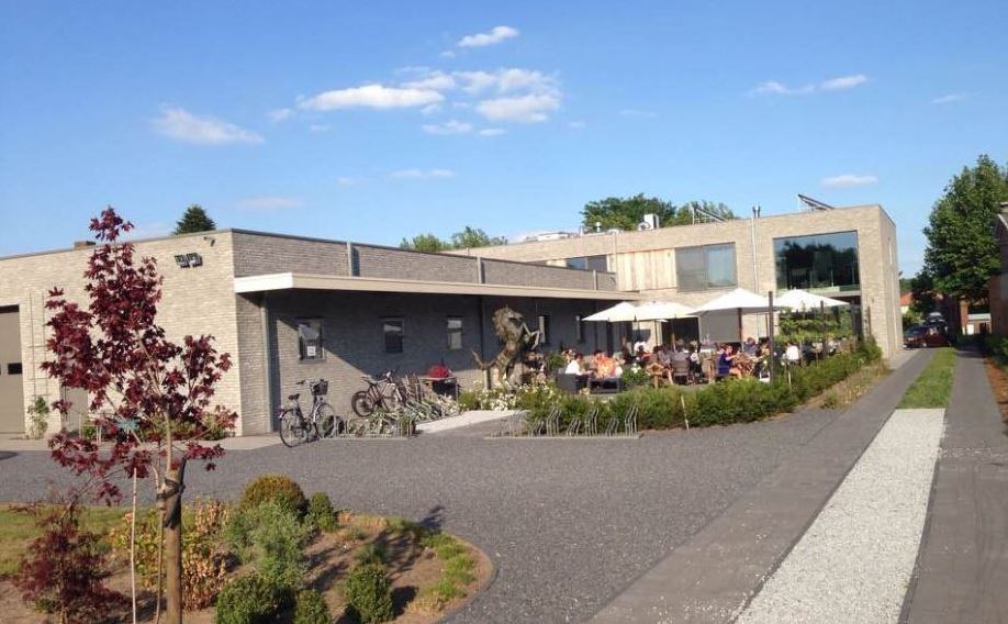 Zomerterras van b&b de Minnetuin in Wachtebeke